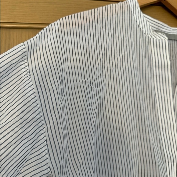 Vince Blue/White Pinstripe Classic V-Neck Cotton Pullover Blouse / Small - Picture 4 of 12